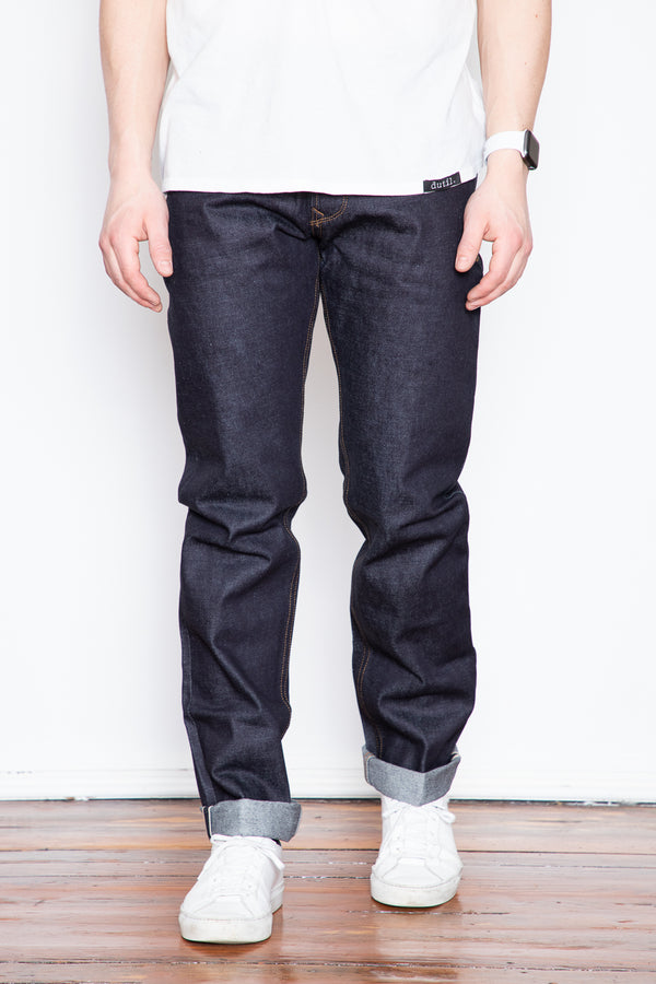 This 14.5oz indigo fabric is from Japan and has been cut and sewn in America. The Portola is Freenote's regular tapered silhouette – roomy through the leg with a taper.