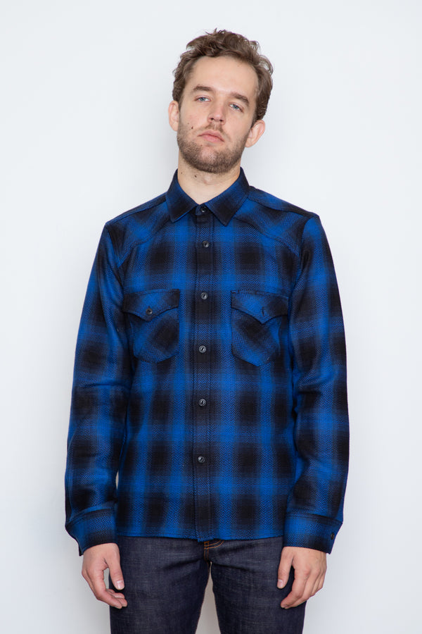 Rogue Territory is known for making an incredible western-style shirt, and this is no exception. Made of a 9oz herringbone fabric, this has a soft hand-feel without being too light. A great heavier weight plaid western!