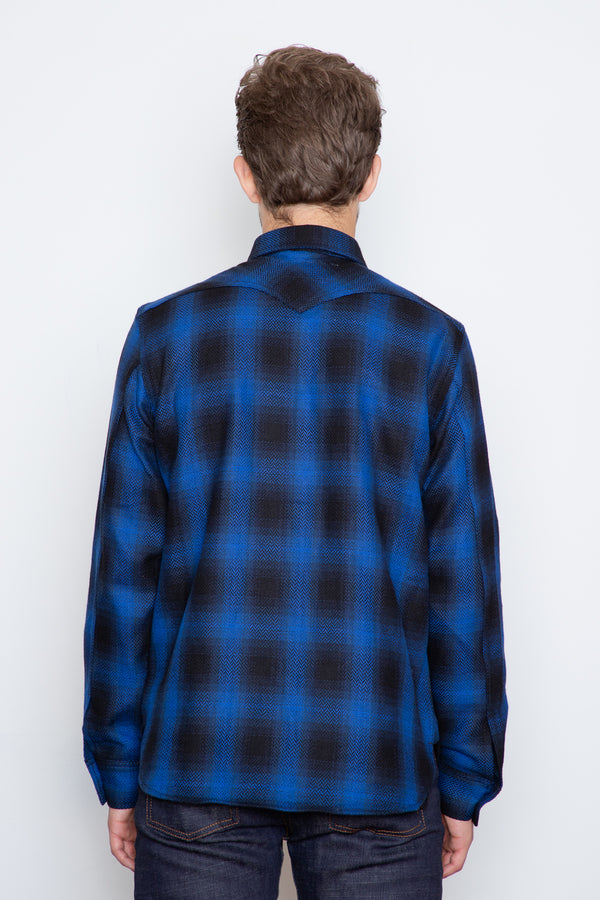 Rogue Territory is known for making an incredible western-style shirt, and this is no exception. Made of a 9oz herringbone fabric, this has a soft hand-feel without being too light. A great heavier weight plaid western!