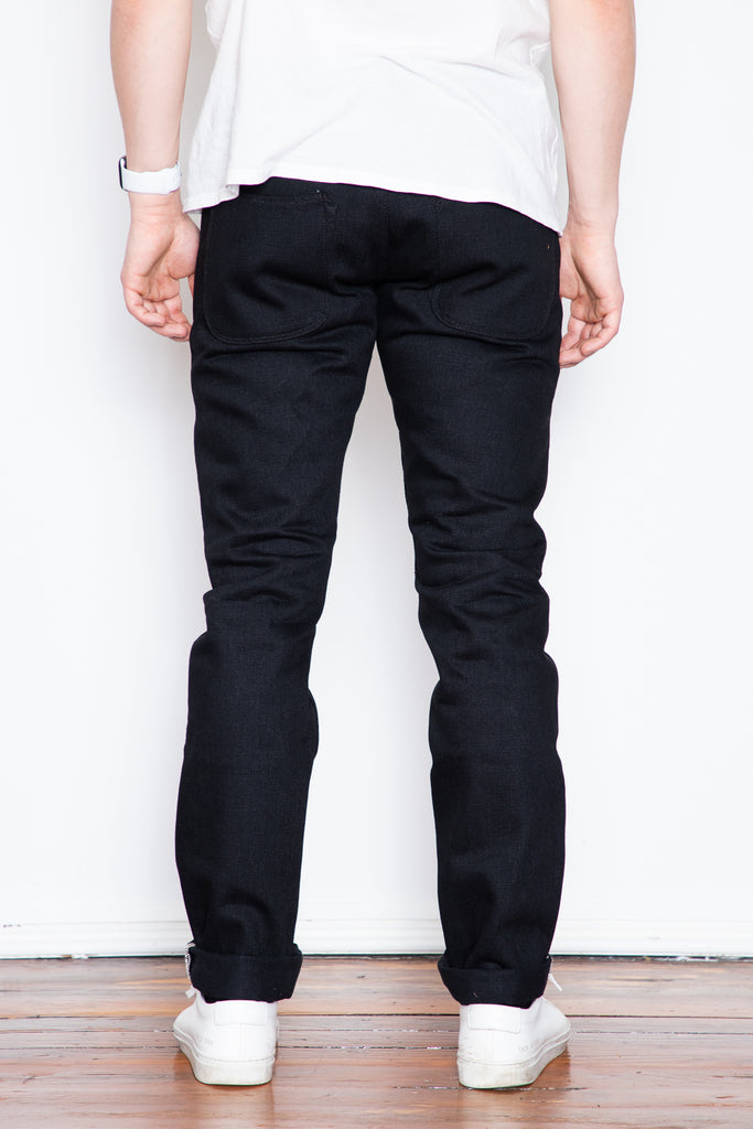 This substantial 17oz black fabric is from Japan and has been cut and sewn in America. The Avila is Freenote's slimmest fit – slim through the leg with a small taper.