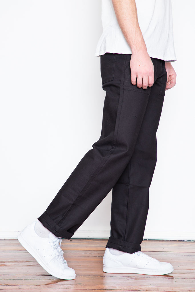 This is not your average work pant - it's made with the craftsmanship and design that Naked & Famous is known for. The uniformly black colour in addition to the straight leg and high rise cut makes us think back to vintage work wear trends.