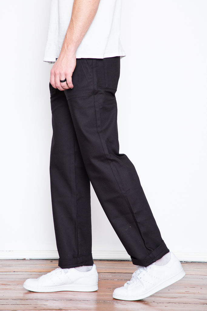 This is not your average work pant - it's made with the craftsmanship and design that Naked & Famous is known for. The uniformly black colour in addition to the straight leg and high rise cut makes us think back to vintage work wear trends.