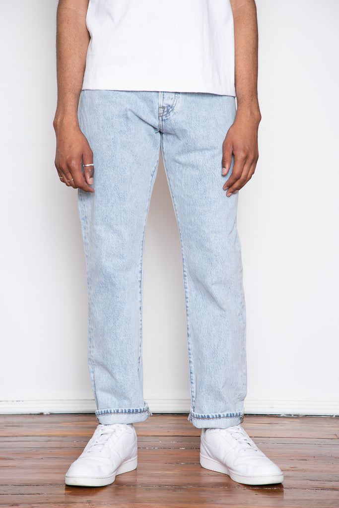 Why We Love It: The newest addition to Circle of Friend's collection and their widest jean. If you are looking for a comfortable jean, look no further!  Details: Fabric from Candiani Mills in Italy (emphasized by a single gold rivet on the coin pocket), buttons, rivets, & jacron patch from Italy, five button fly.  Fit: High rise with a generous amount of room in the thigh and a straight to wide leg  Colour: Vintage wash blue  Composition: 100% organic cotton  Origin: Made in Portugal