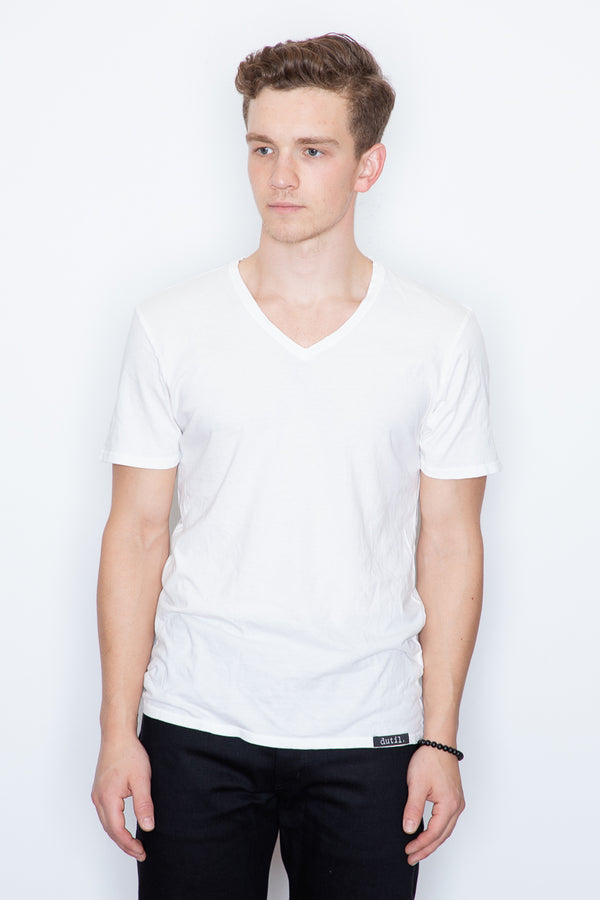 The classic accompaniment to a good pair of jeans: a dutil tee. This lightweight cotton tee falls beautifully and only gets softer with ever wash. 