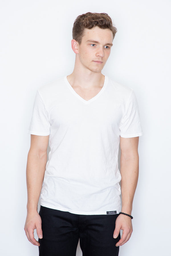 The classic accompaniment to a good pair of jeans: a dutil tee. This lightweight cotton tee falls beautifully and only gets softer with ever wash. 